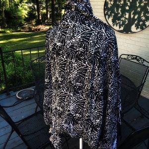 Black and white sarong